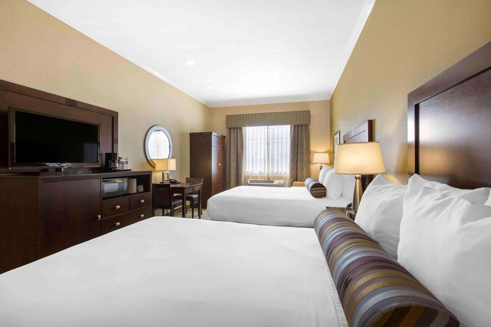 Queen Room with Two Queen Beds - Non-Smoking