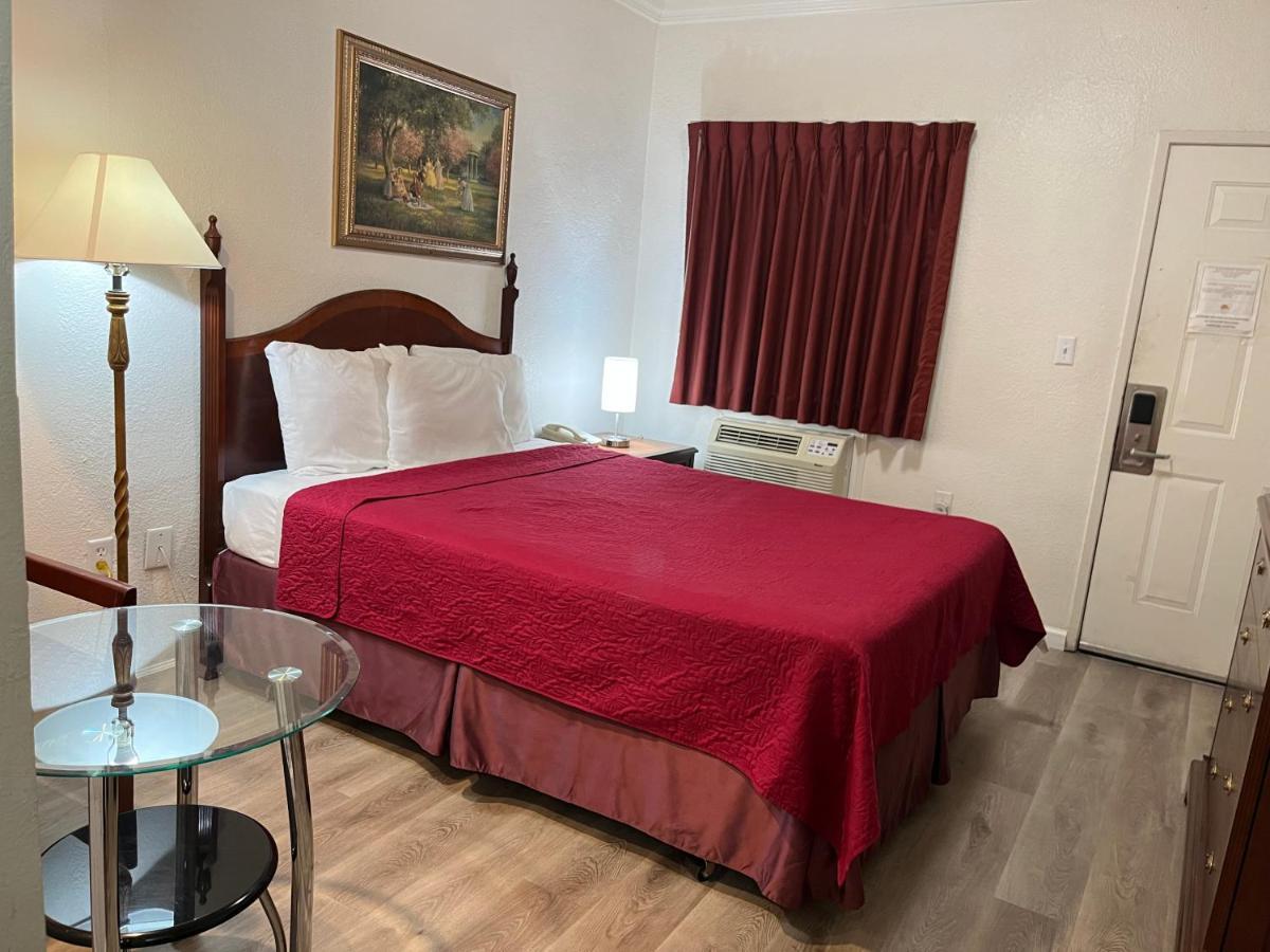 Queen Room