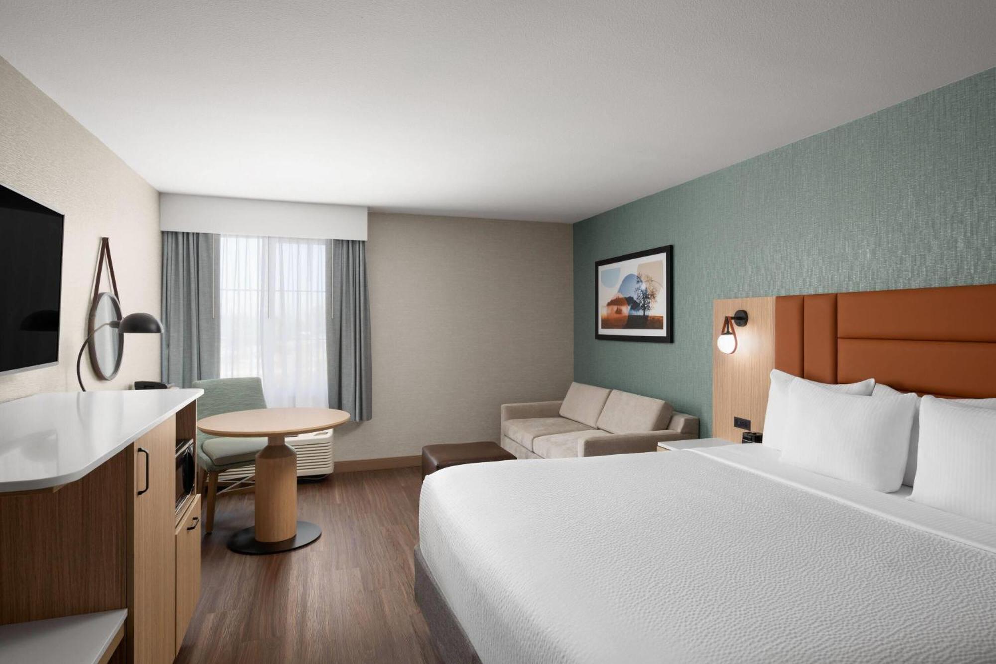 Deluxe King Room