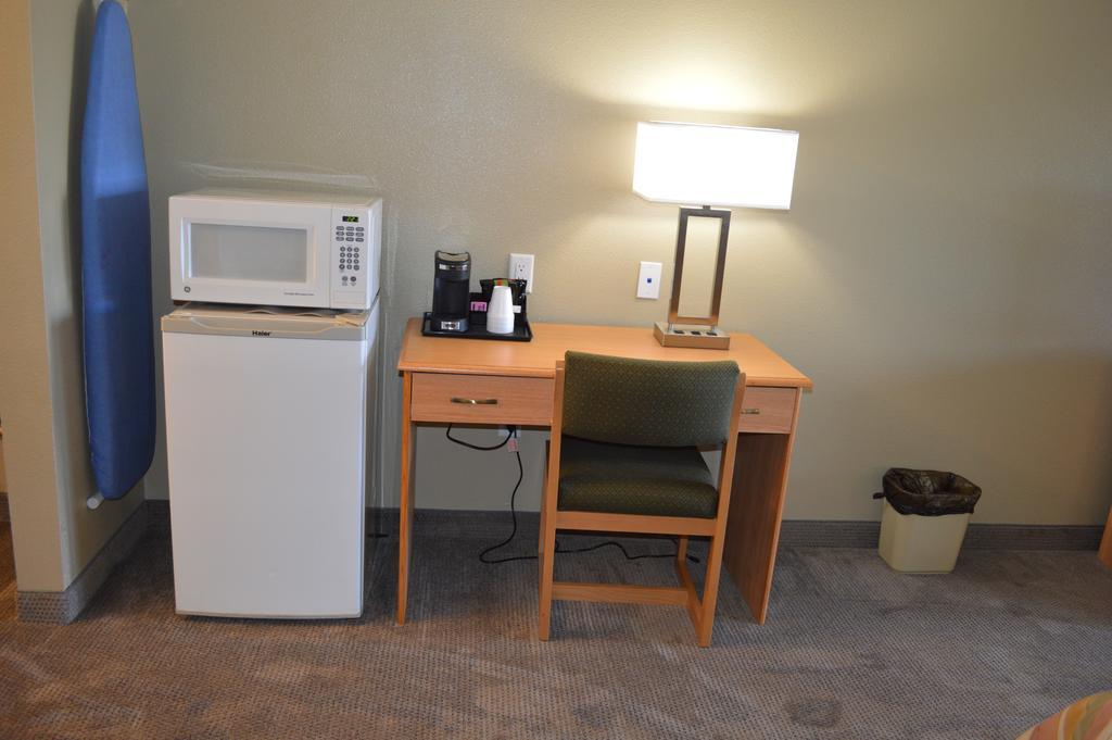 Standard King Room,698211870:JPEG