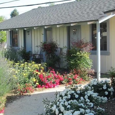 Farmhouse Motel-2