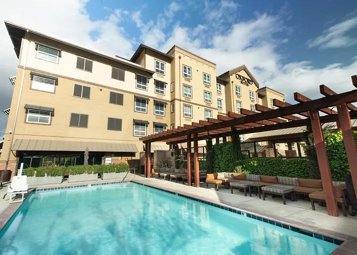 Paso Robles HotelsOxford Suites